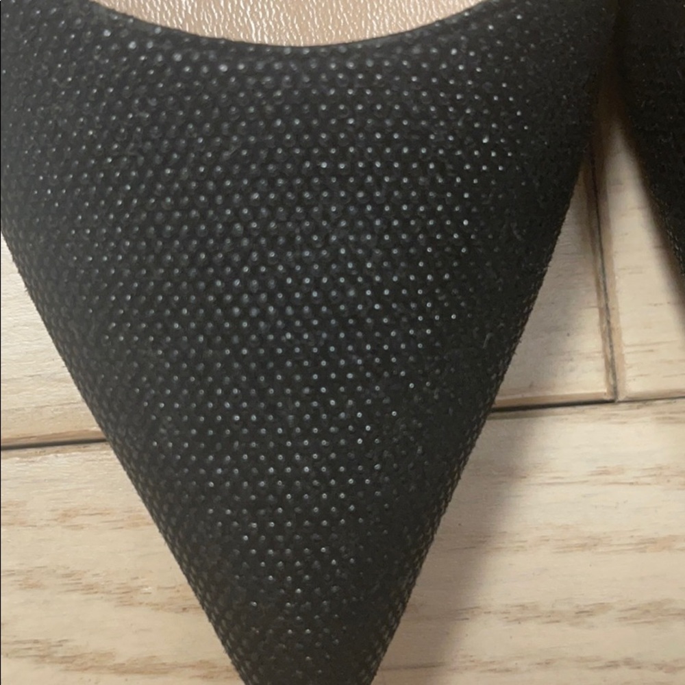 Perfect Condition Stuart Weitzman Pumps! - image 3